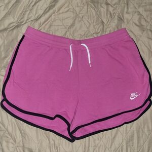 Nike Women's Shorts~Pink and Black~Womens 1x~Great Condition.